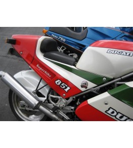 Coque arrière / selle monoplace Ducati Superbike 851 / 888 montée
