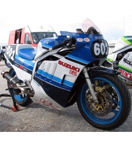 Carénage Endurance en 2 parties 750 GSXR 1985 montage 4 