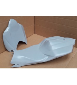 Coque arrière monoplace assise fermée GSXR 600 / 750 2008-2010 brut profil gauche avec passage de roue