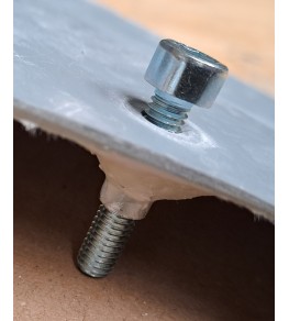 Exemple de collage avec écrou à coller avec vis M6 coté extérieur